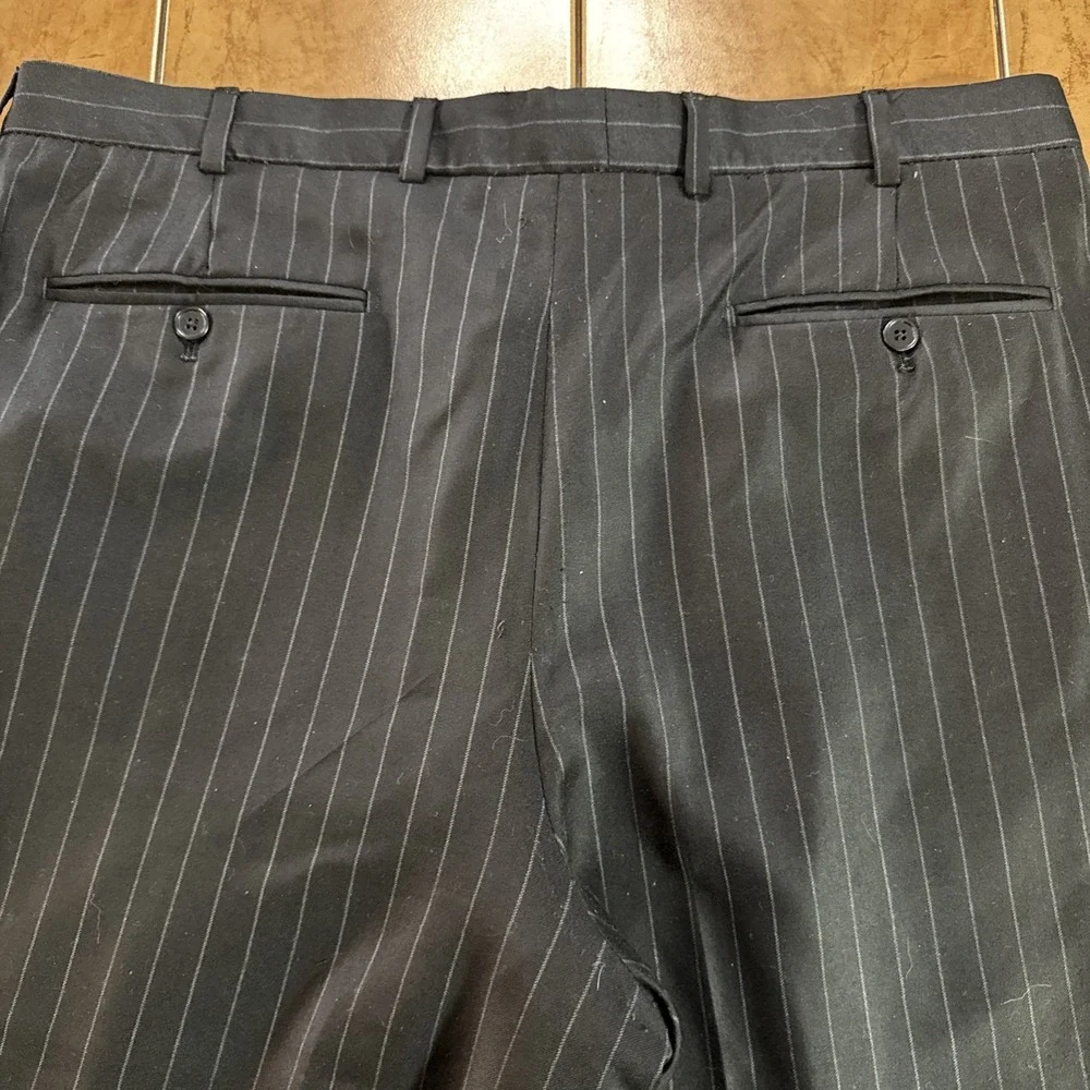 Jos A Bank Signature Gold 2 Piece Black Pin Stripe Flannel Wool Suit 44L 38 x 30